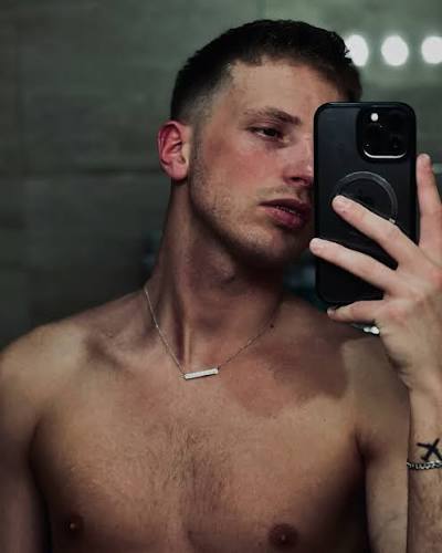files/self_gay_5.jpg